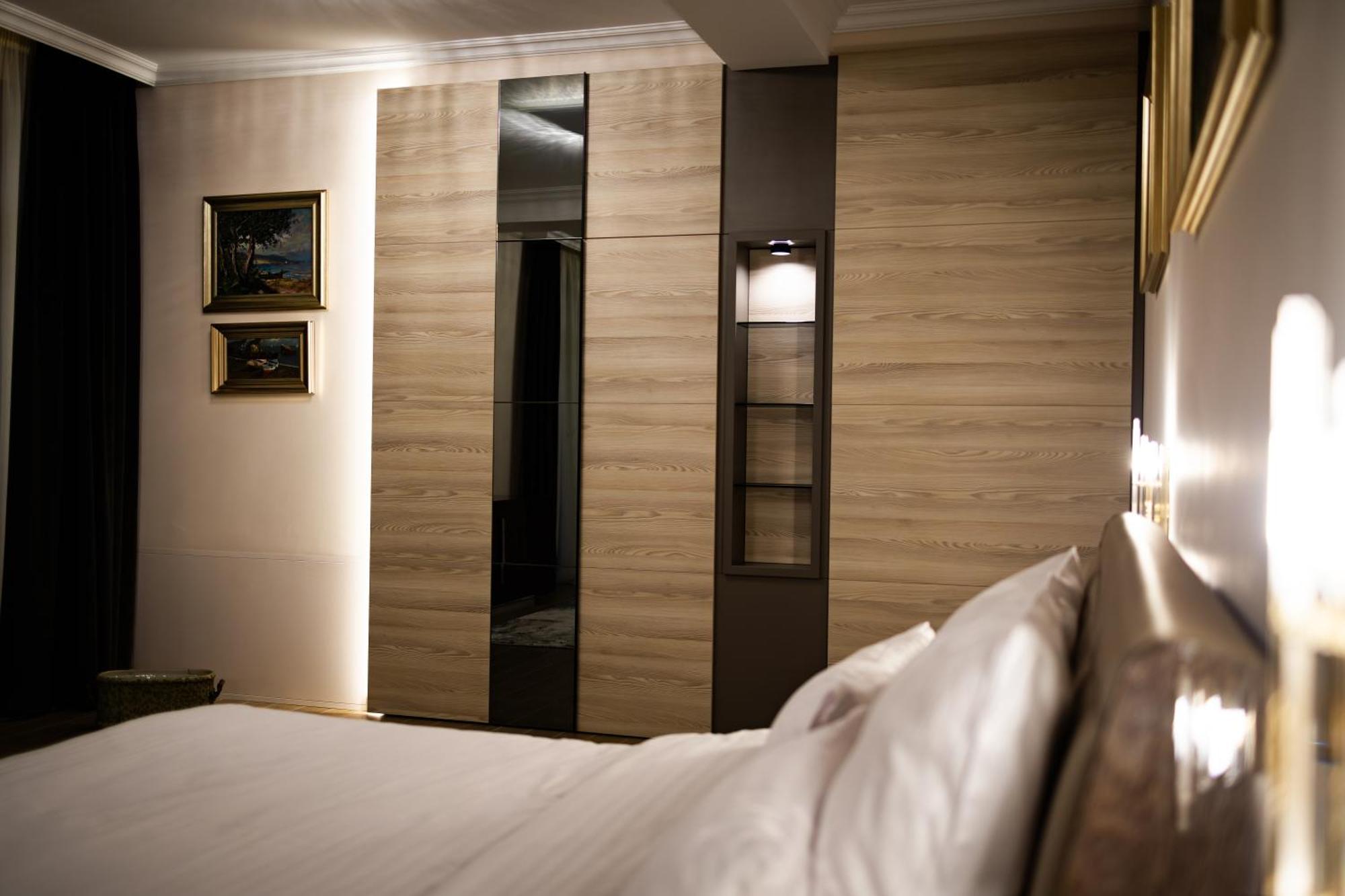 Therme Criss Balotesti Esterno foto